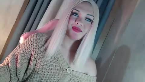 DANIELLA - DONT FORGET TO GIVE ME A THUMBSU UP online show from 03-13-26, 10:38