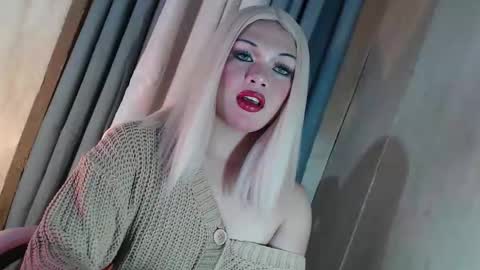 DANIELLA - DONT FORGET TO GIVE ME A THUMBSU UP online show from 03-18-26, 04:26