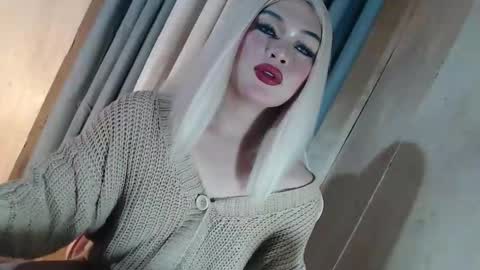 DANIELLA - DONT FORGET TO GIVE ME A THUMBSU UP online show from 05-18-26, 05:13