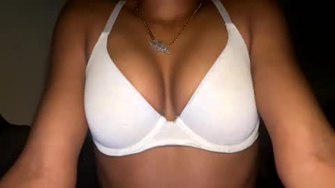 Snapshot of fantasyb1 chatting on 02-10-26, 08:24 FantasyB online show from 02-10-26, 08:24