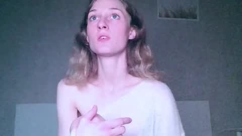 Kira online show from 09-16-25, 05:47