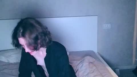 Kira online show from 09-28-25, 02:39