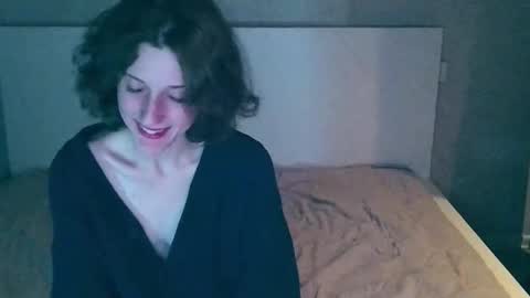 Kira online show from 10-14-25, 12:11