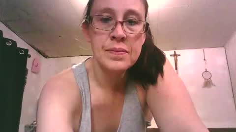 Snapshot of fapqueenc17 chatting on 02-20-26, 05:15 Scarlett online show from 02-20-26, 05:15