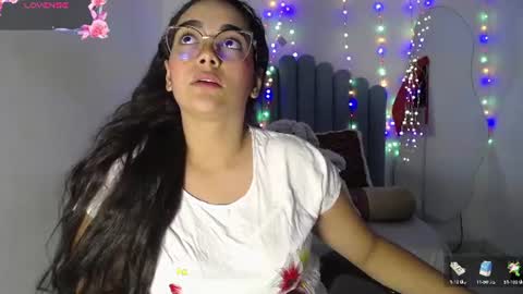 Snapshot of farah_samira chatting on 07-24-26, 07:23 farah online show from 07-24-26, 07:23
