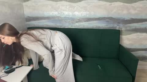 Anna Scovich online show from 10-16-25, 12:39