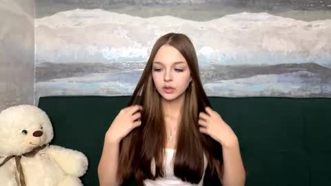 Anna Scovich online show from 10-27-25, 02:21