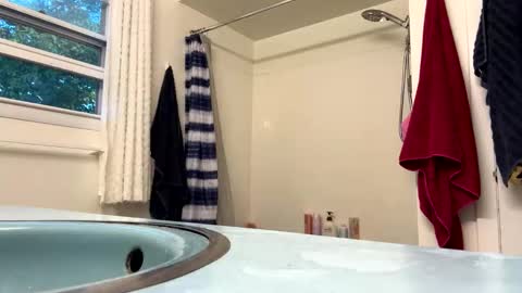 Snapshot of farmercock738287 chatting on 09-27-25, 11:04 farmercock738287 online show from 09-27-25, 11:04