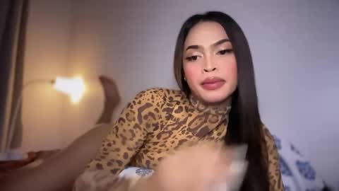 Snapshot of farrahmoanx chatting on 06-10-26, 01:54 farrahmoanx online show from 06-10-26, 01:54