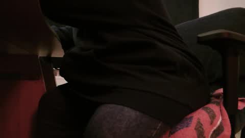 Snapshot of fat_bubble chatting on 12-21-25, 05:14 Fat Bernd online show from 12-21-25, 05:14