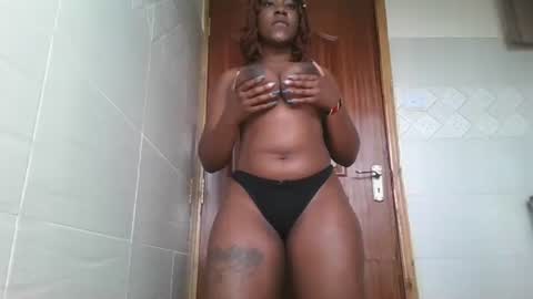 Snapshot of fatassfreak254 chatting on 12-21-24, 08:39 Winnie online show from 12-21-24, 08:39