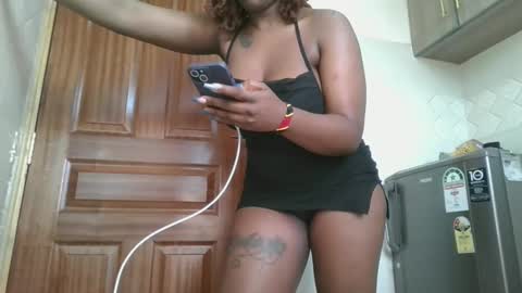 Snapshot of fatassfreak254 chatting on 12-26-24, 11:43 Winnie online show from 12-26-24, 11:43