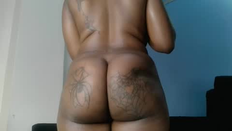 Snapshot of fatassfreak254 chatting on 01-04-25, 02:35 Winnie online show from 01-04-25, 02:35