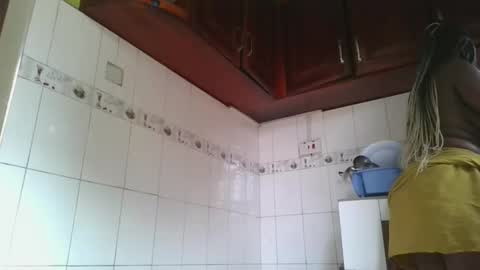 Snapshot of fatassfreak254 chatting on 02-24-25, 12:16 Winnie online show from 02-24-25, 12:16