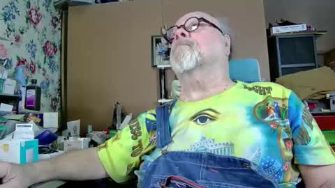 Snapshot of fatfreddythecat chatting on 01-04-25, 08:16 Fred. online show from 01-04-25, 08:16