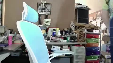 Snapshot of fatfreddythecat chatting on 01-16-25, 11:37 Fred. online show from 01-16-25, 11:37