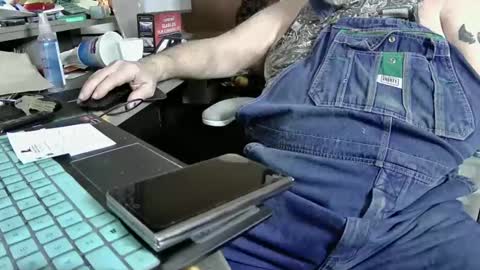 Snapshot of fatfreddythecat chatting on 02-04-25, 10:34 Fred. online show from 02-04-25, 10:34