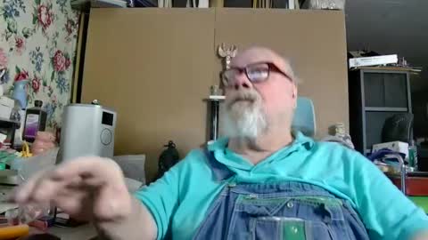 Snapshot of fatfreddythecat chatting on 02-15-25, 02:58 Fred. online show from 02-15-25, 02:58