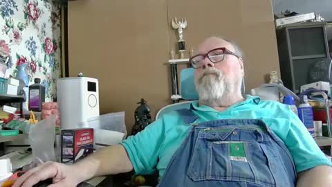 Snapshot of fatfreddythecat chatting on 02-16-25, 05:26 Fred. online show from 02-16-25, 05:26