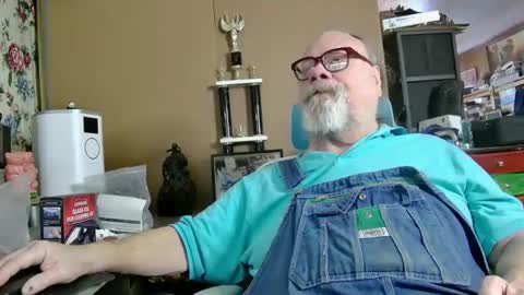 Snapshot of fatfreddythecat chatting on 02-16-25, 08:11 Fred. online show from 02-16-25, 08:11