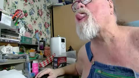 Snapshot of fatfreddythecat chatting on 02-28-25, 06:32 Fred. online show from 02-28-25, 06:32
