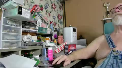 Snapshot of fatfreddythecat chatting on 03-01-25, 01:11 Fred. online show from 03-01-25, 01:11