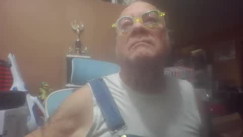 Snapshot of fatfreddythecat chatting on 11-23-25, 09:58 Fred. online show from 11-23-25, 09:58