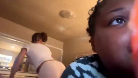 Snapshot of fatkewchiesusiee chatting on 07-21-26, 07:05 fatkewchiesusiee online show from 07-21-26, 07:05