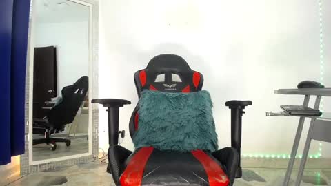 Snapshot of favel_gomez7 chatting on 12-02-24, 01:25 Favel Gomez online show from 12-02-24, 01:25