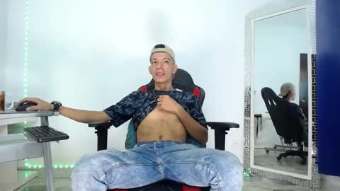 Snapshot of favel_gomez7 chatting on 12-28-24, 01:28 Favel Gomez online show from 12-28-24, 01:28