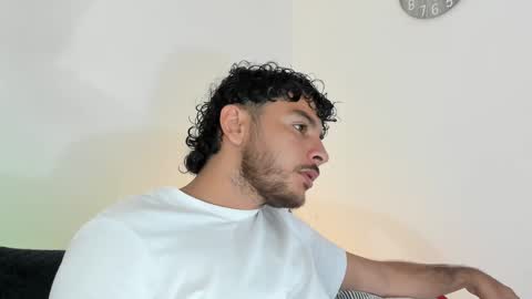 Snapshot of favid95 chatting on 12-21-24, 05:40 favid95 online show from 12-21-24, 05:40