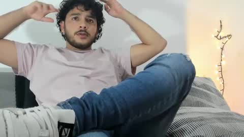 Snapshot of favid95 chatting on 01-12-25, 05:03 favid95 online show from 01-12-25, 05:03