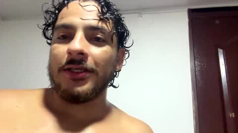 Snapshot of favid95 chatting on 01-12-25, 08:04 favid95 online show from 01-12-25, 08:04