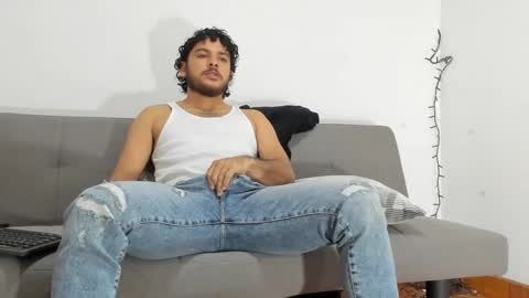 Snapshot of favid95 chatting on 01-23-25, 10:01 favid95 online show from 01-23-25, 10:01