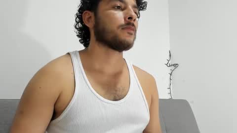 Snapshot of favid95 chatting on 01-24-25, 01:03 favid95 online show from 01-24-25, 01:03