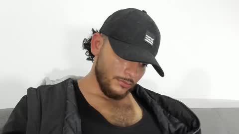 Snapshot of favid95 chatting on 02-06-25, 02:55 favid95 online show from 02-06-25, 02:55