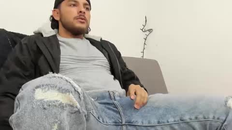 Snapshot of favid95 chatting on 02-13-25, 08:13 favid95 online show from 02-13-25, 08:13