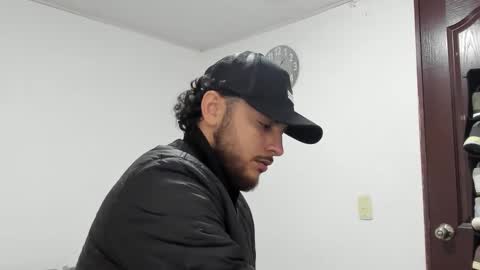 Snapshot of favid95 chatting on 02-18-25, 12:04 favid95 online show from 02-18-25, 12:04