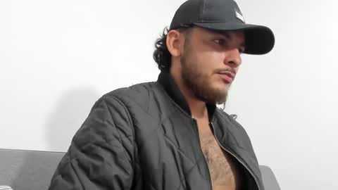 Snapshot of favid95 chatting on 02-18-25, 03:10 favid95 online show from 02-18-25, 03:10