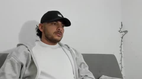 Snapshot of favid95 chatting on 02-28-25, 10:50 favid95 online show from 02-28-25, 10:50