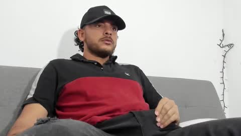 Snapshot of favid95 chatting on 03-03-25, 09:15 favid95 online show from 03-03-25, 09:15