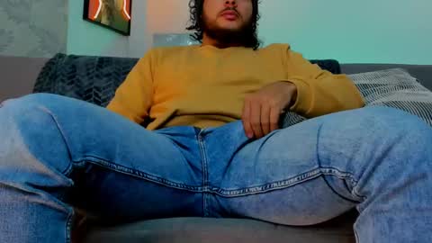 Snapshot of favid95 chatting on 10-24-25, 12:56 favid95 online show from 10-24-25, 12:56