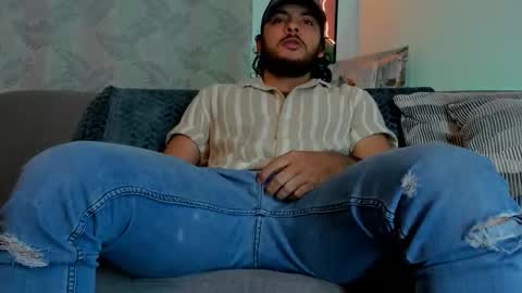 Snapshot of favid95 chatting on 10-25-25, 09:20 favid95 online show from 10-25-25, 09:20