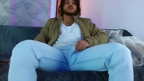 Snapshot of favid95 chatting on 11-07-25, 02:11 favid95 online show from 11-07-25, 02:11