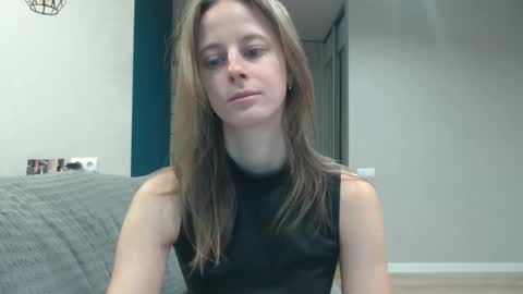 Snapshot of favoriteyour chatting on 11-06-25, 04:35 favoriteyour online show from 11-06-25, 04:35