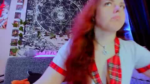 Snapshot of fearlessdiva_x chatting on 06-05-26, 02:51 Diva online show from 06-05-26, 02:51