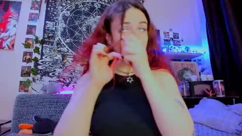 Snapshot of fearlessdiva_x chatting on 06-06-26, 02:27 Diva online show from 06-06-26, 02:27