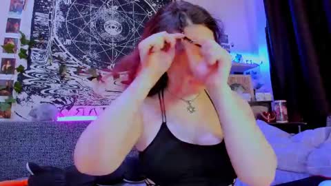 Snapshot of fearlessdiva_x chatting on 06-07-26, 02:05 Diva online show from 06-07-26, 02:05