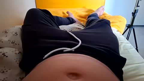 Snapshot of fede2985 chatting on 12-21-24, 06:41 Fede online show from 12-21-24, 06:41