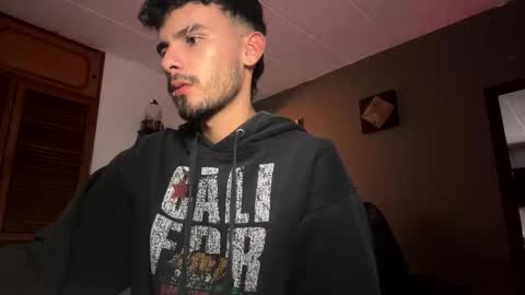 Snapshot of fede69x chatting on 12-21-25, 10:28 federik online show from 12-21-25, 10:28